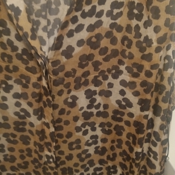 NWT Bella Dahl sleeveless button down blouse. - Picture 3 of 5